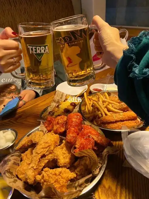 来韩国就得炸鸡配啤酒