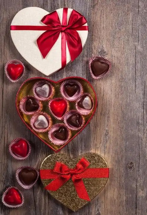 情人节爱心巧克力玫瑰花