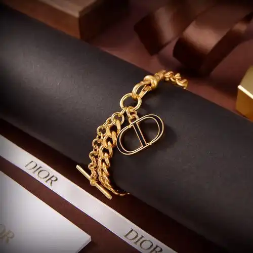 dior手链哪款最好看新款dior迪奥字母手链dior官网手链图片