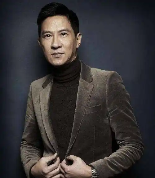 张家辉在和关咏荷见过父母之后,竟然立马向其提出分手_因为_梁家辉