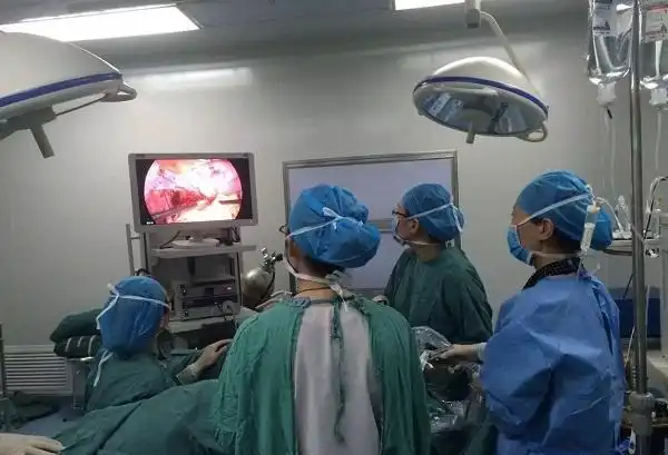 宫腔镜检查手术中