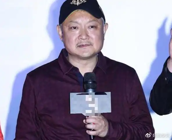 宝玉欧阳奋强罕晒近况头发花白皮肤黝黑女儿颜值高身材好