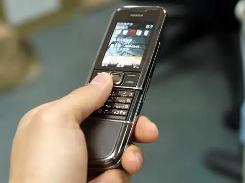 图为诺基亚8800sapphirearte