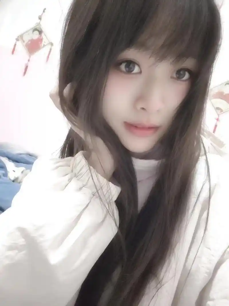 其实我不像照片里长得那么好看.