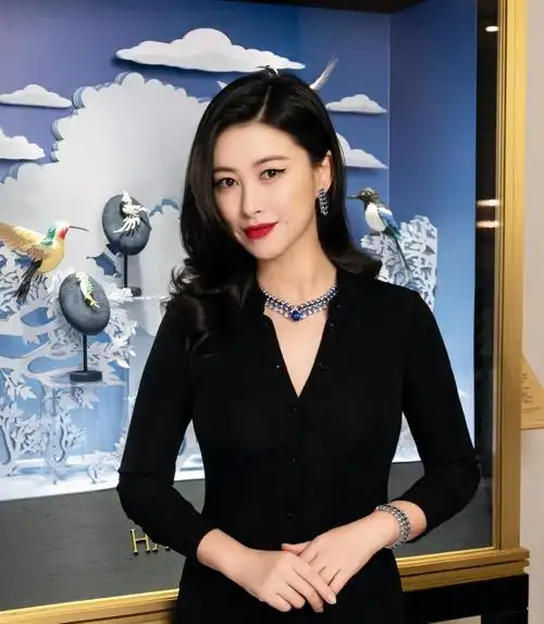 朱珠是古典美少女,忧郁的眼神,楚楚动人!