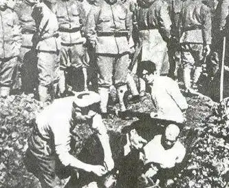 无辜的普通民众被日军活埋