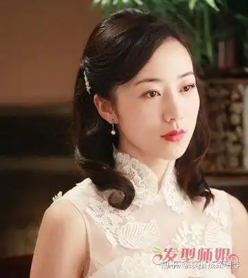 波浪卷发看起来更像蛇脸……这种发型在上个世纪很流行民国电视剧发型