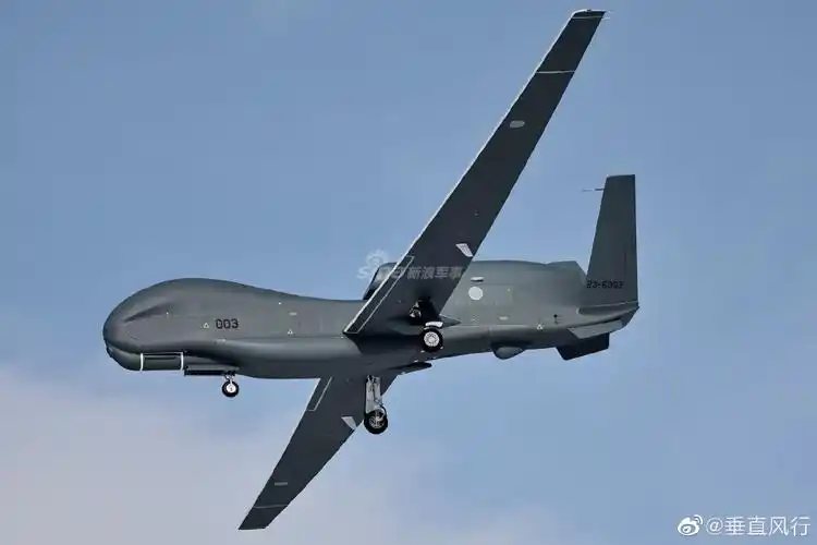 日本空自全球鹰无人机在三泽空军基地首飞_高清图集_新浪网
