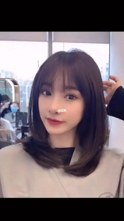 中发发型锁骨发