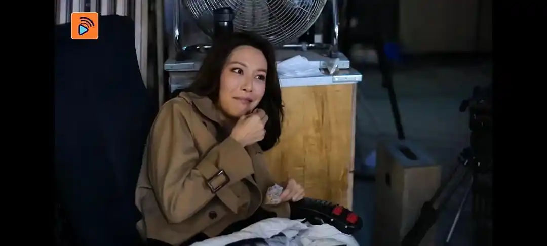 张曦雯看张振朗蔡思贝吻戏的表情好像闪灵里的表情包