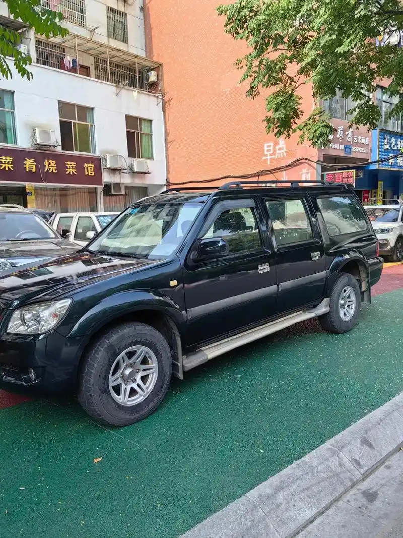 现货10台此车型在店.13年7月江铃宝威5坐,柴油版,2.8