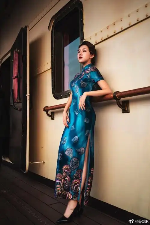 武汉知音号##旗袍写真##旗袍##春风十里不如旗袍##最美旗袍大