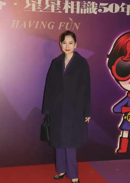 邝美云近况曝光61岁富态离婚不记仇容忍吕良伟杨小娟秀恩爱