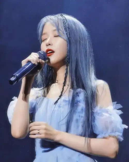 李知恩丨蓝发iu,人间宝藏_腾讯新闻