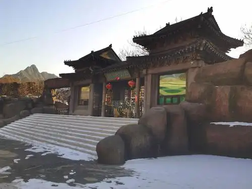 浓浓战友情,大雪佳节登长城!