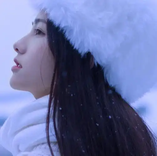 这个姐姐侧颜绝了!