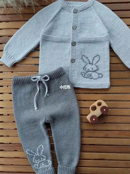 可爱小兔子针织两件套