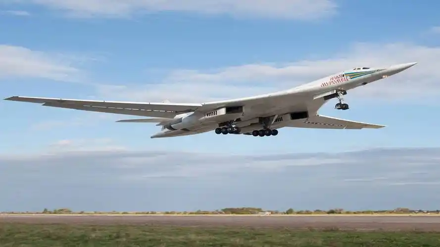 俄罗斯的图160轰炸机有多强?