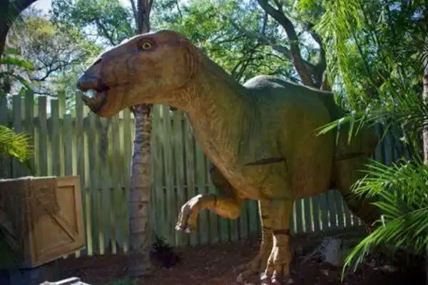 始鸭嘴龙最古老的鸭嘴龙类长6米生于9500万年前