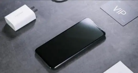 0闪存系统,并且魅族16spro还将摄像头的数量增加到了三摄,并且这三个