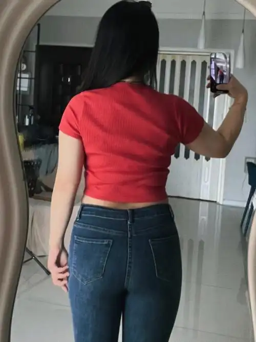 夏天好喜欢穿红色身高165体重130