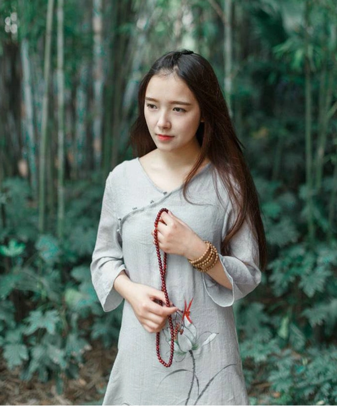 人像摄影:真正的佛系美女,手拿佛珠气质非凡!