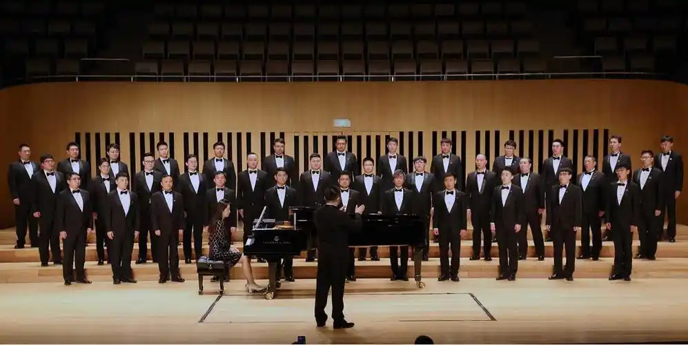 爱乐男声合唱团专场音乐会唱响济南天籁男声演绎九儿