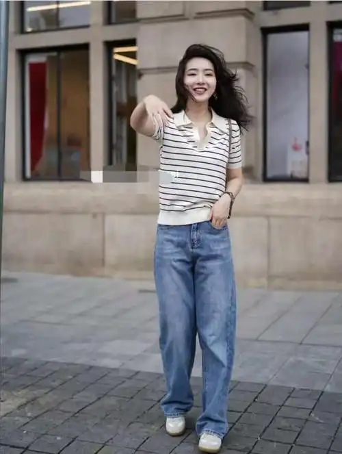 条纹t恤搭配,女式条纹衬衫新款(条纹t恤搭配什么裤子好看)
