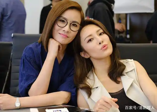 《木棘证人》一开场就获豆瓣高分好评,熟悉的港剧味道回来啦!