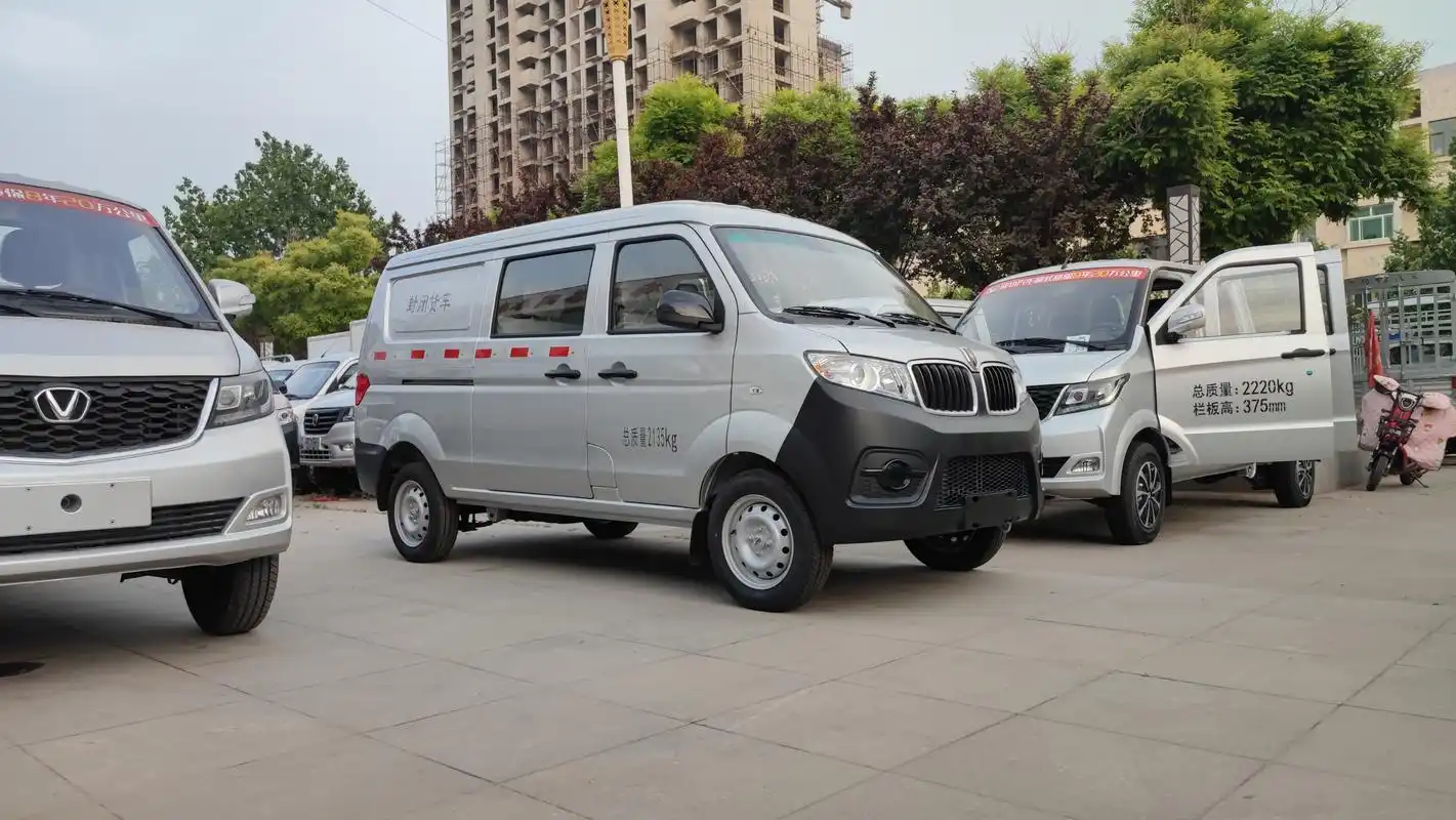 29万起,5座封闭式面包车,京牌零首付置换补2000元,送7次保养,快来入手
