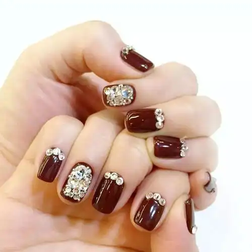 2019热门新款温柔镶钻美甲图