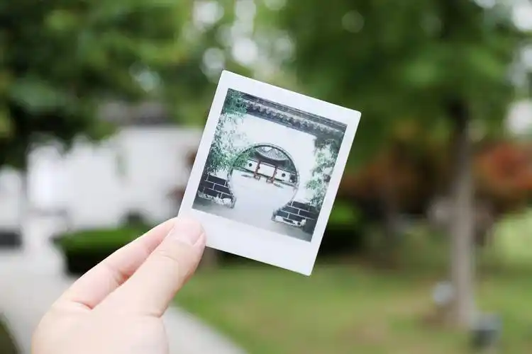 拍立得相片(手机怎么拍出拍立得照片)