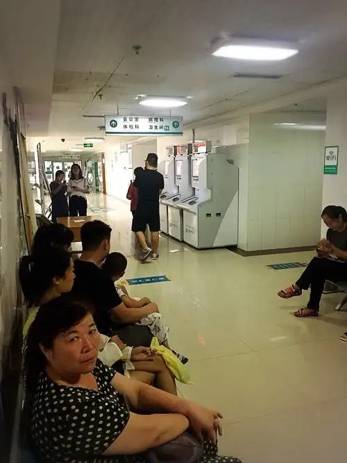 淄矿集团中心医院妇产科特聘妇科专家前来坐诊,手术