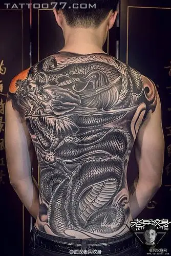 满背诸葛孔明刺青图案作品