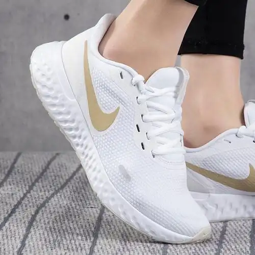 nike耐克女鞋2021春款revolution5缓震透气运动跑步鞋bq3207108bq