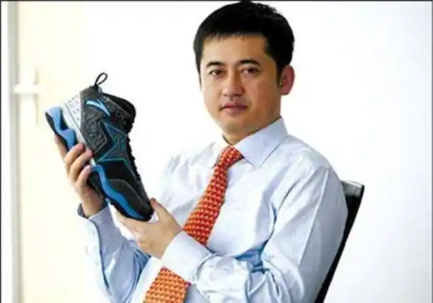原创又一中国鞋王诞生靠着奥运会上位仅次于阿迪达斯和耐克