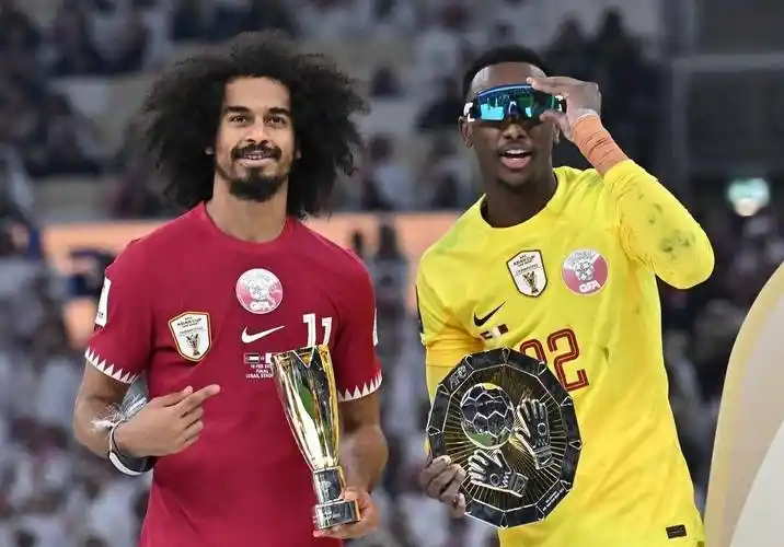 击败伊拉克队并打进6球的艾曼·侯赛因获得最佳射手"金靴奖".