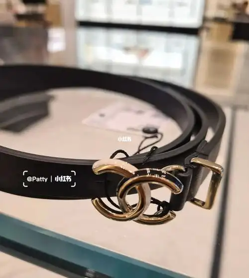 大方正面是香檳金,側面是一邊白一邊黑90#chanel腰带#chanel皮带