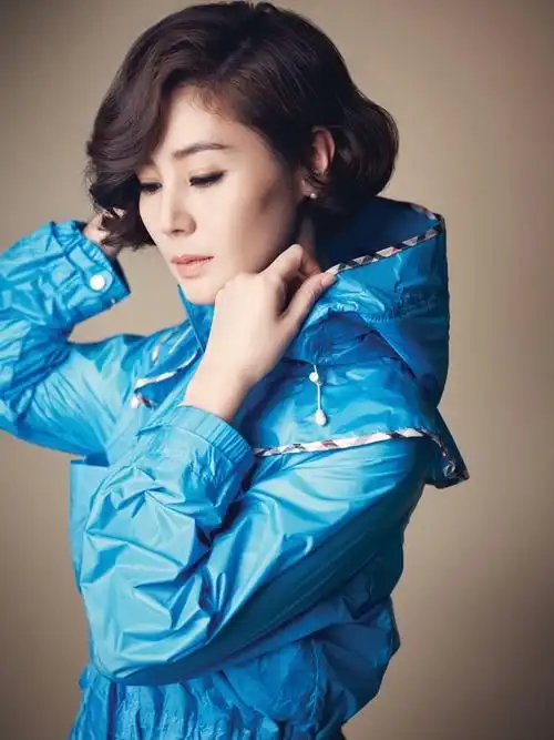 p>金成铃(         ),1967年2月8日出生于首尔,韩国女演员,毕业于