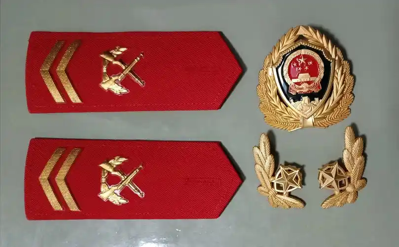 毛启国:武警07式"士官警衔"肩章鉴赏