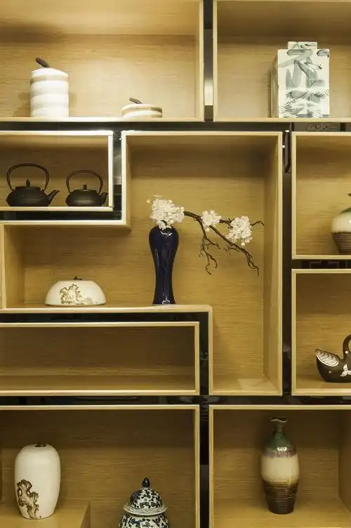 精美时尚展示柜装修效果图