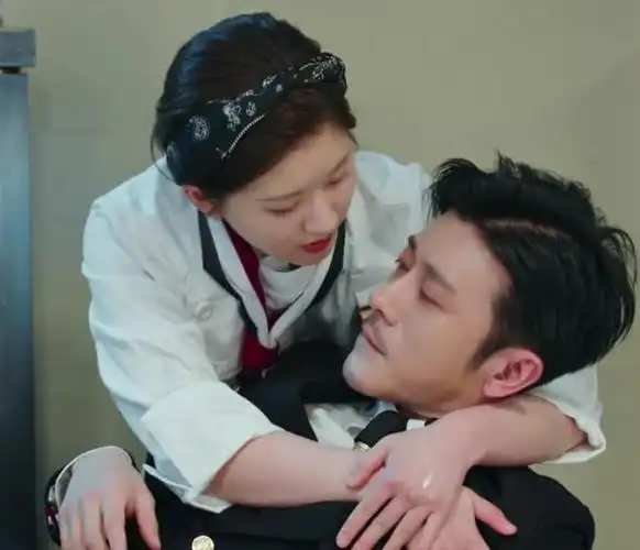 我喜欢你赵露思林雨申拍吻戏当全身镜头曝出后幻想破灭了