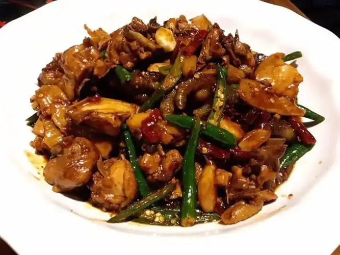 地道菜肴3:尖椒小公鸡