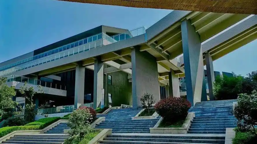 家长眼中的青岛六中与六中真实相遇