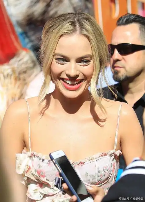 小丑女饰演者玛格丽特罗比