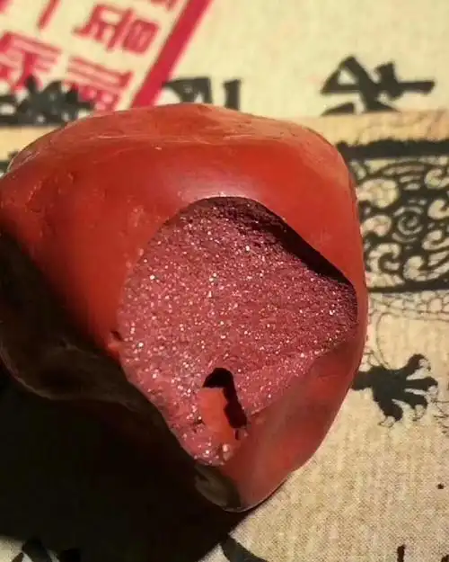 原矿朱砂能长期佩戴吗佩戴朱砂原矿石对人体有影响吗