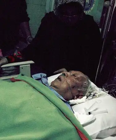 在他执政的后期的1998年,印尼发生全国骚乱,大批华裔受到