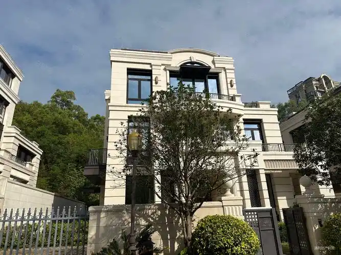 珠海市区华发山庄大独栋别墅抄底价出售看房有钥匙