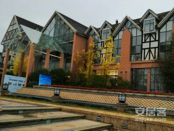 南昌小区 湾里小区 幸福小区 保利半山国际 实景图 1/ 3  &