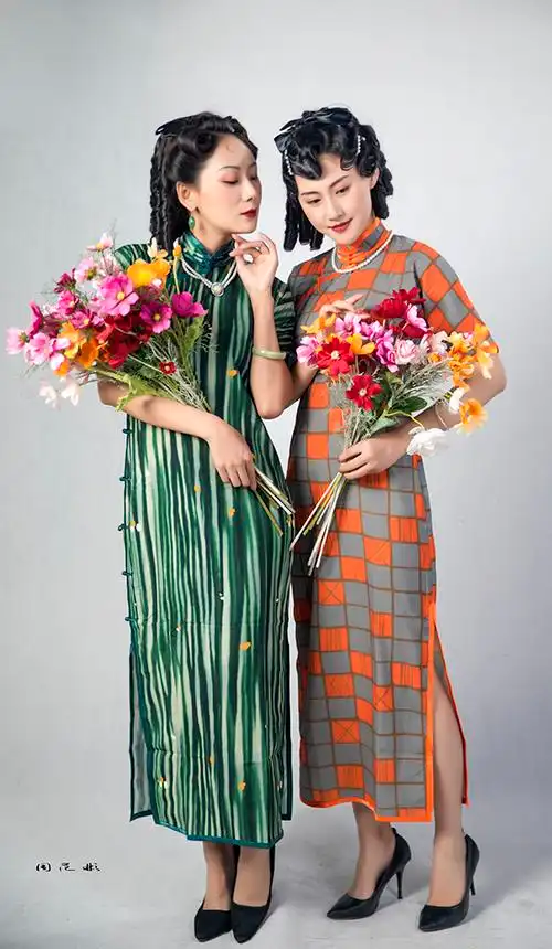 100曝光补偿:0 ev旗袍姐妹关灯手机看图官方公众号作品简介旗袍姐妹